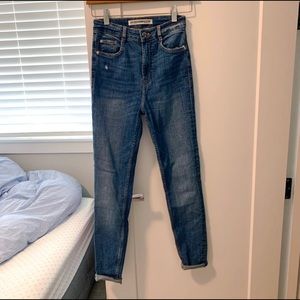 ZARA Trafaluc Denim Collection Highwaist Jeans